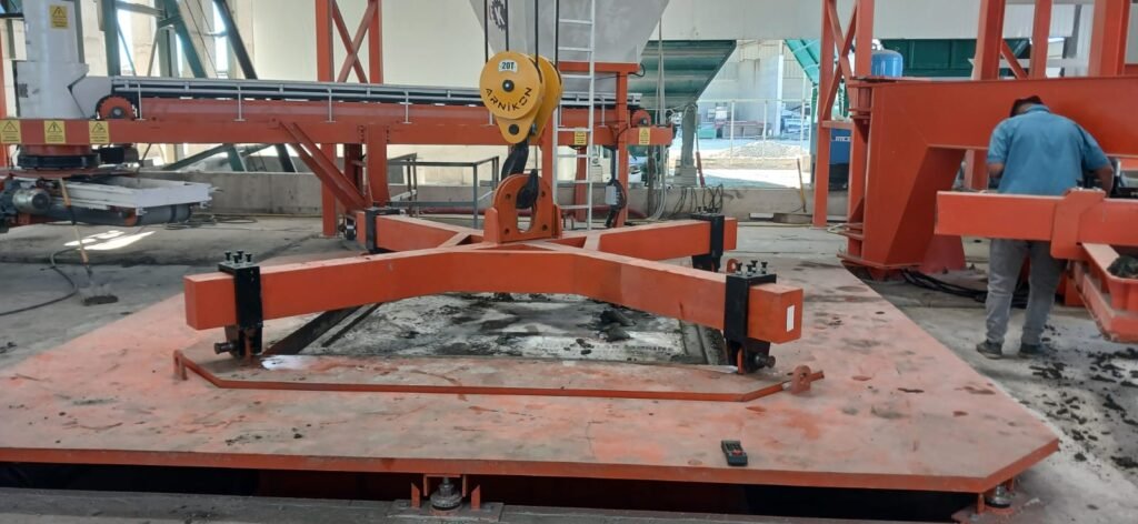 Box culvert machine for dry cast production with zero-slump concrete
